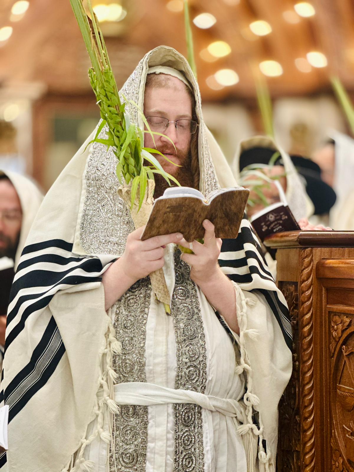 ירח האיתנים בחצה"ק קאליב