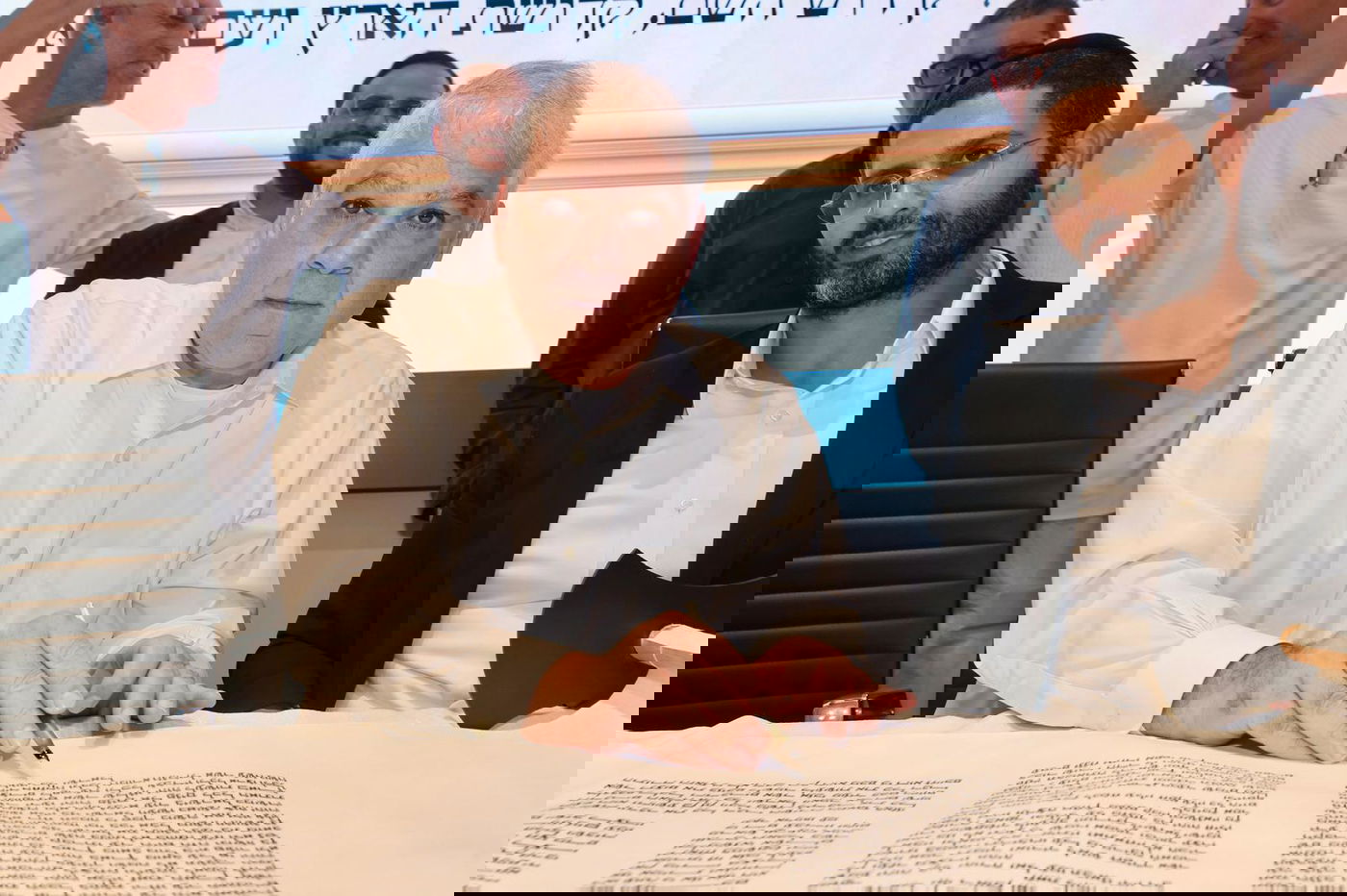 הכנסת ספר תורה לבית הכנסת שבמטה חברת ׳רכבת ישראל׳