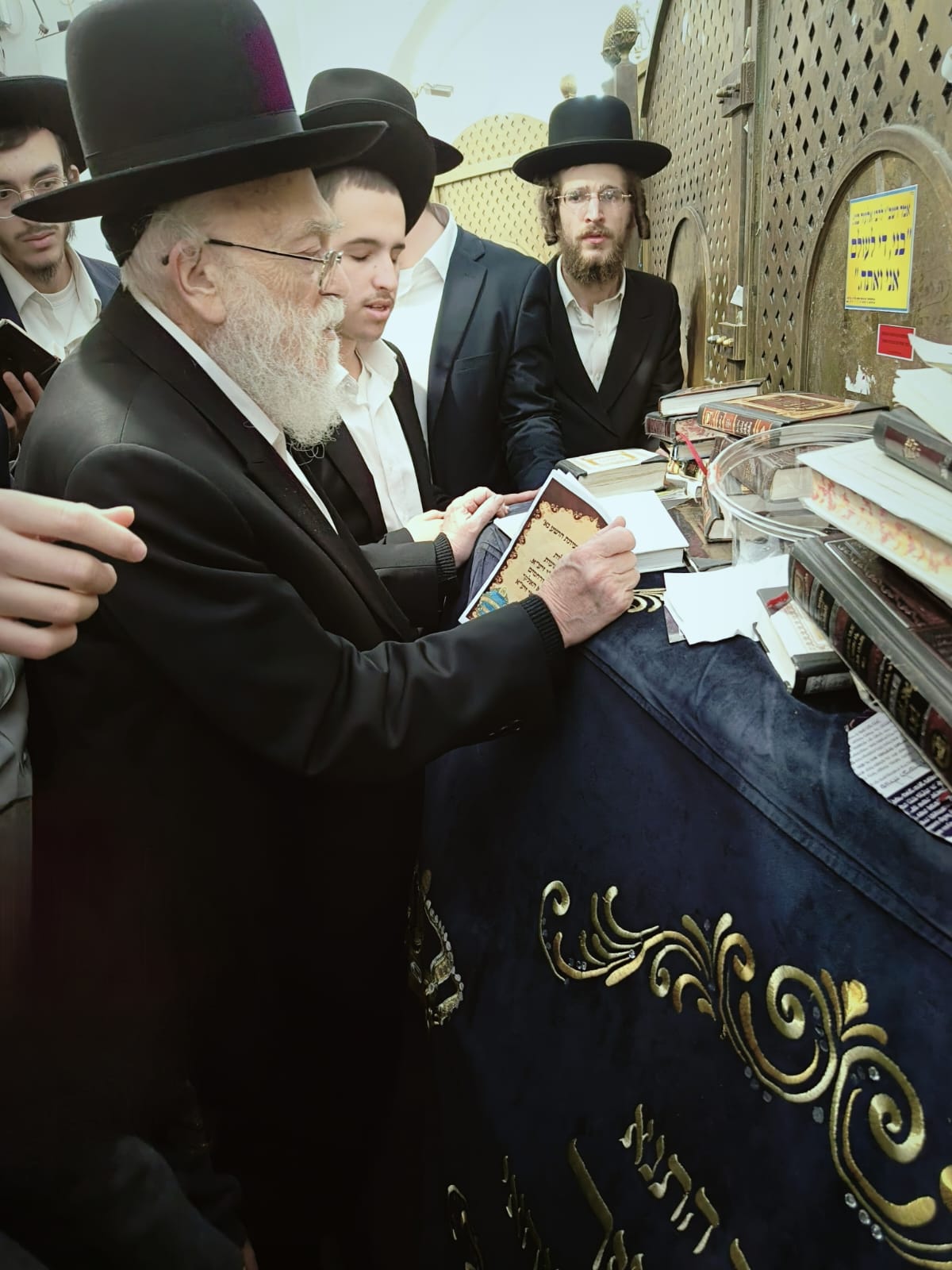 הגרב''ד אלישיב בביקור היסטורי בצפת ובמירון