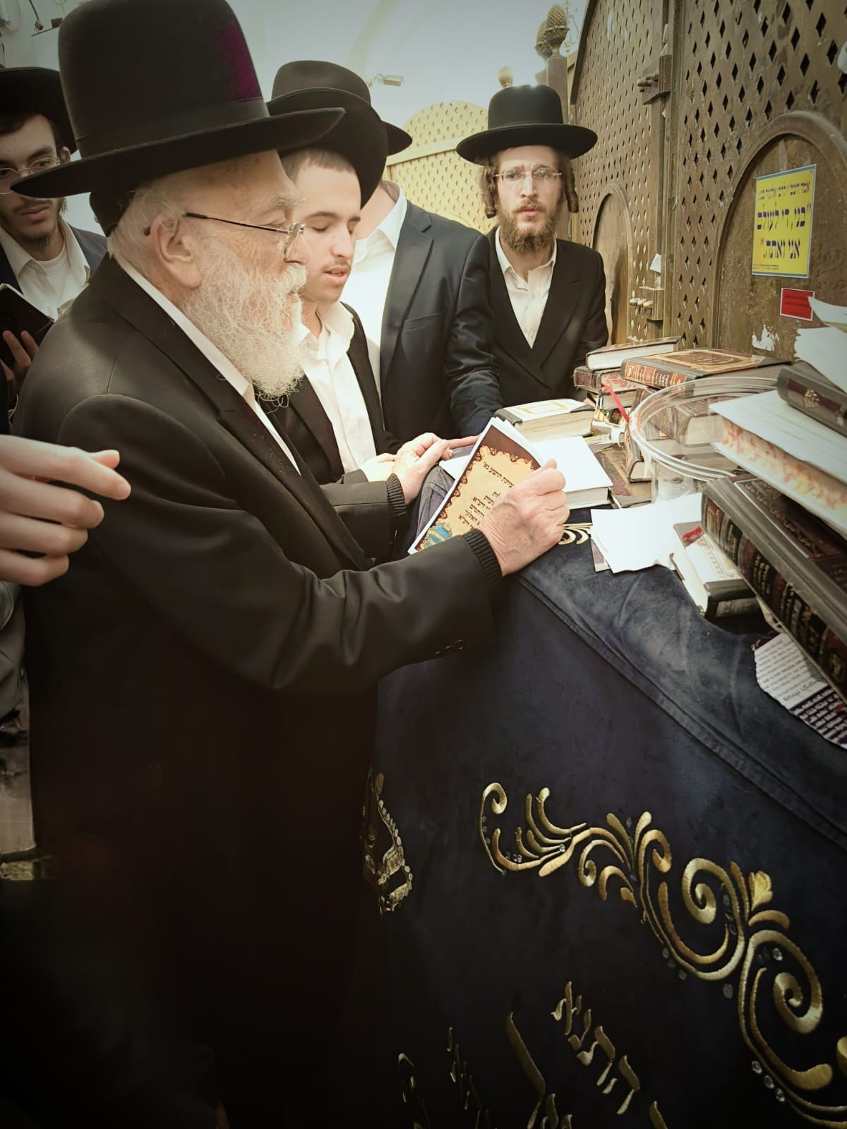 הגרב''ד אלישיב בביקור היסטורי בצפת ובמירון