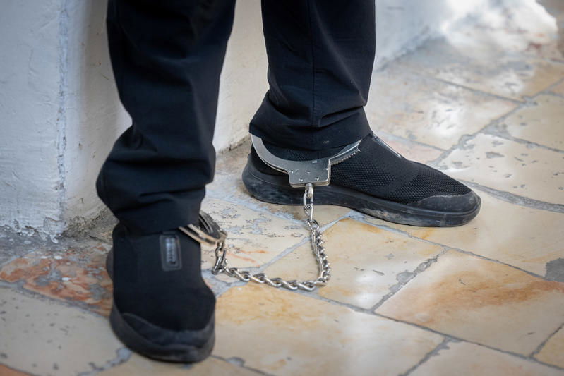 אזיקים. אילוסטרציה