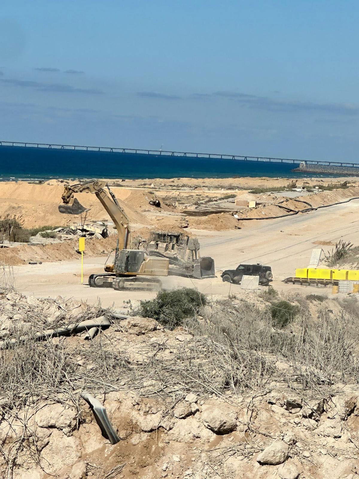 כוחות צה"ל מסמנים את הקו הצהוב ברצועת עזה