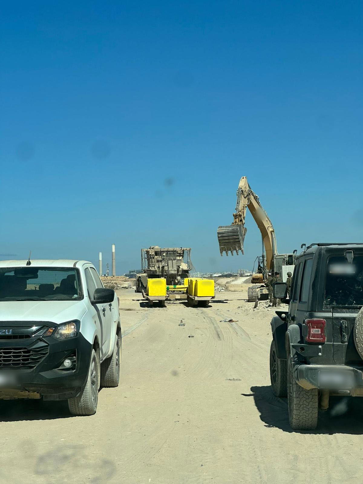 כוחות צה"ל מסמנים את הקו הצהוב ברצועת עזה