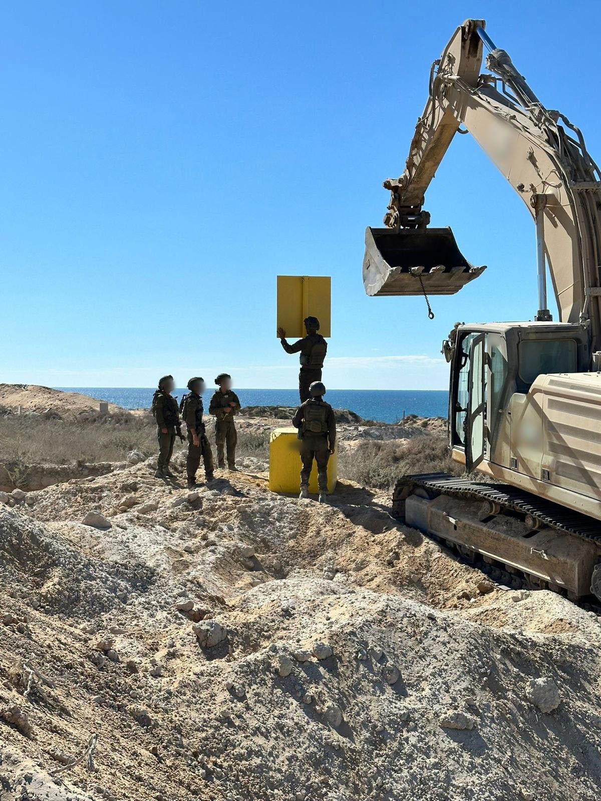 כוחות צה"ל מסמנים את הקו הצהוב ברצועת עזה