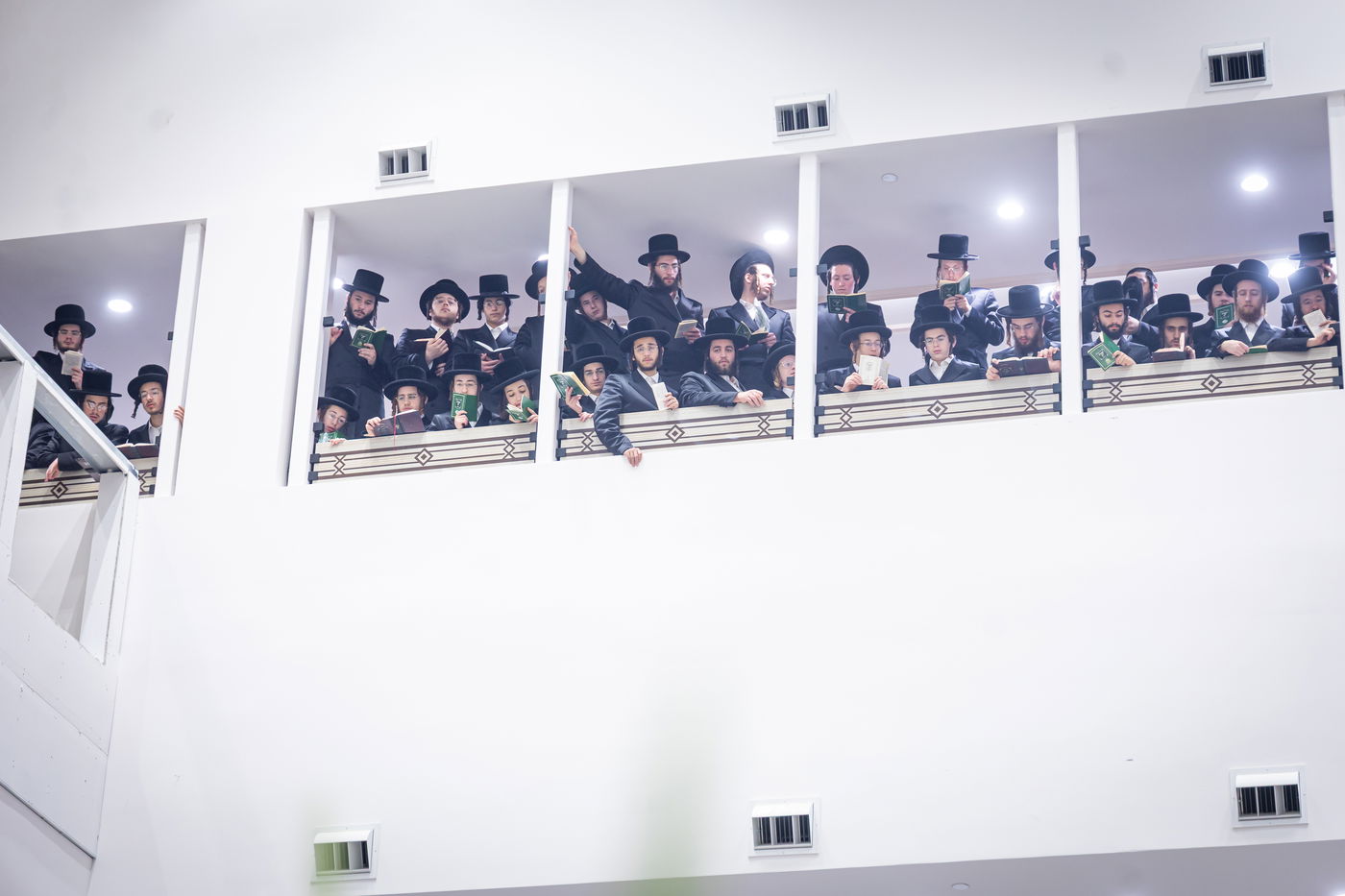 חג הסוכות ושמחת תורה בחצה"ק באבוב 45