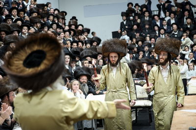 בני הרה"צ רבי אלימלך בידרמן בריקוד נלהב