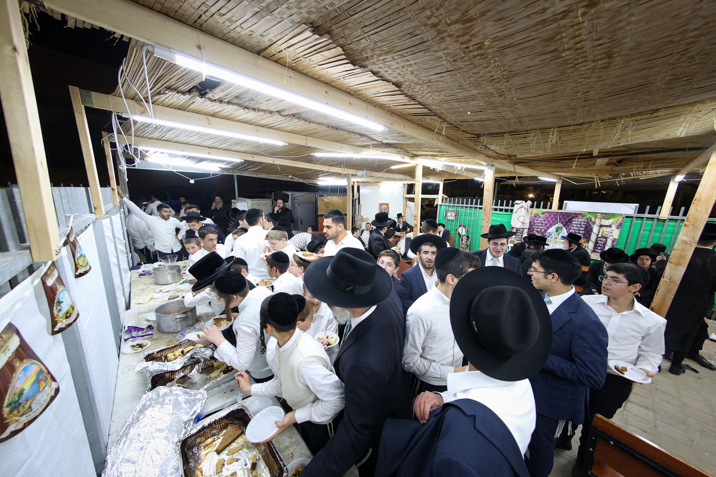 הרה"צ רבי אלימלך בידרמן בהכנה להושענא רבה