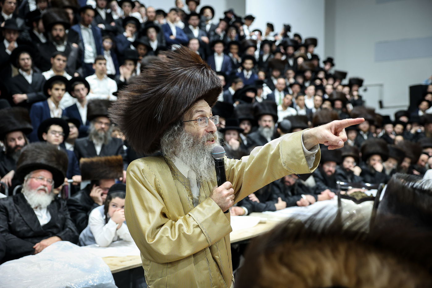 הרה"צ רבי אלימלך בידרמן בהכנה להושענא רבה