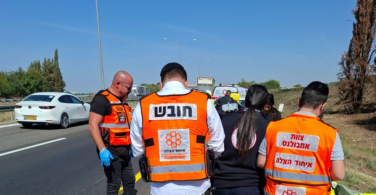 טרגדיה מחרידה: בן 40 נהרג בתאונה קטלנית עם משאית במרכז הארץ