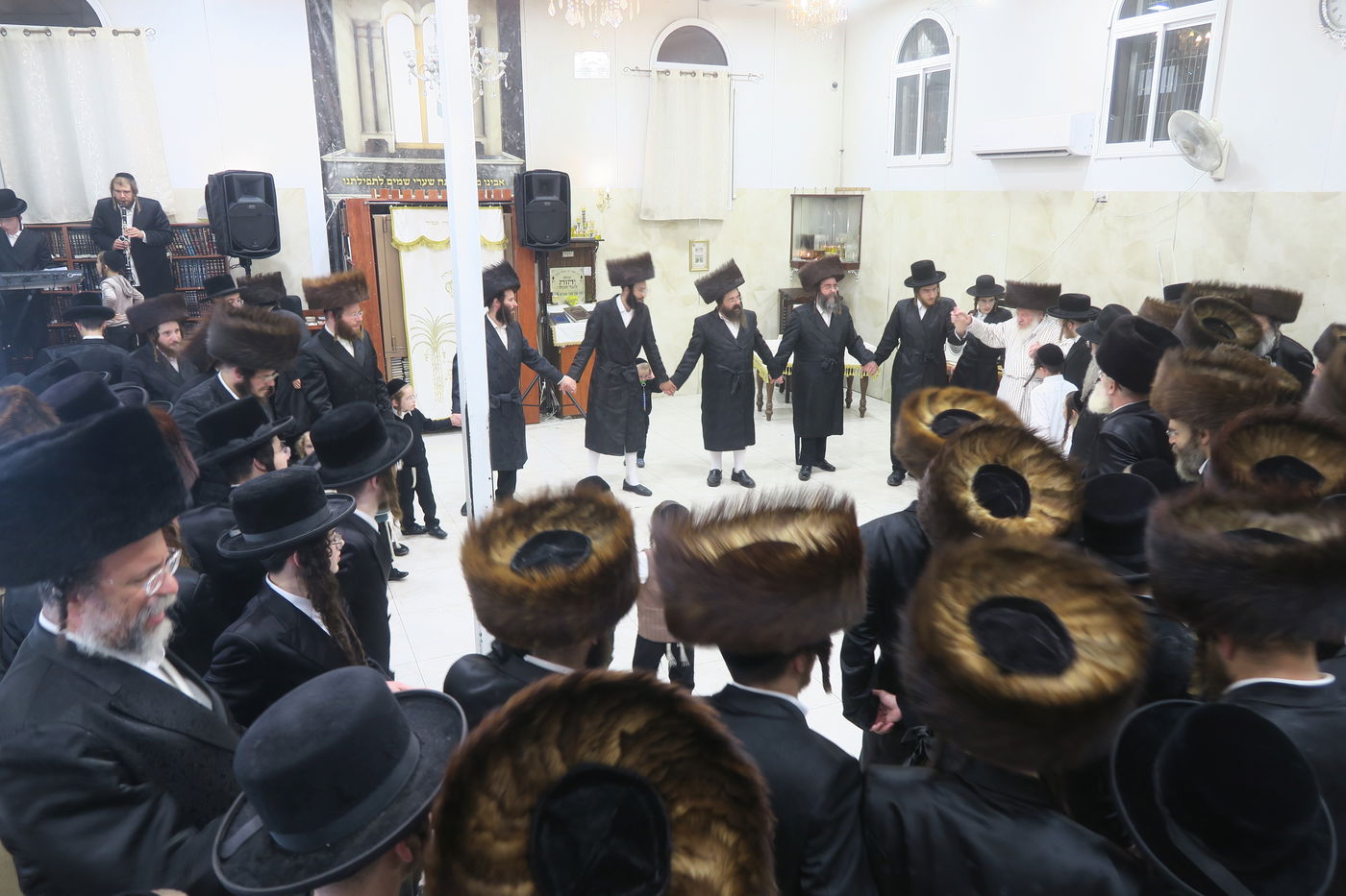 שמחת בית השואבה אצל האדמו"ר המהרי"ד מלעלוב