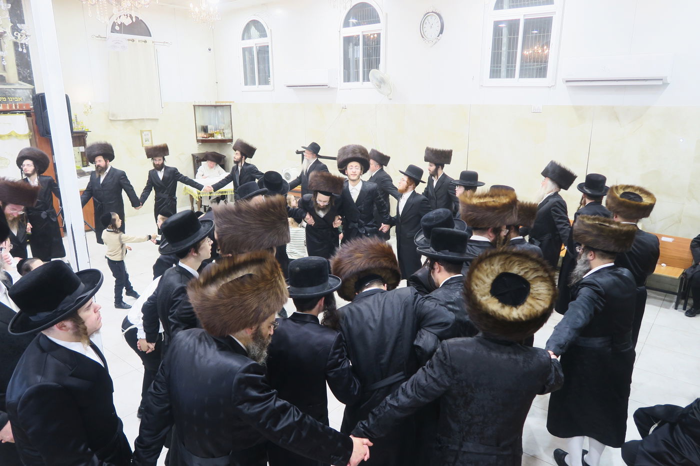 שמחת בית השואבה אצל האדמו"ר המהרי"ד מלעלוב