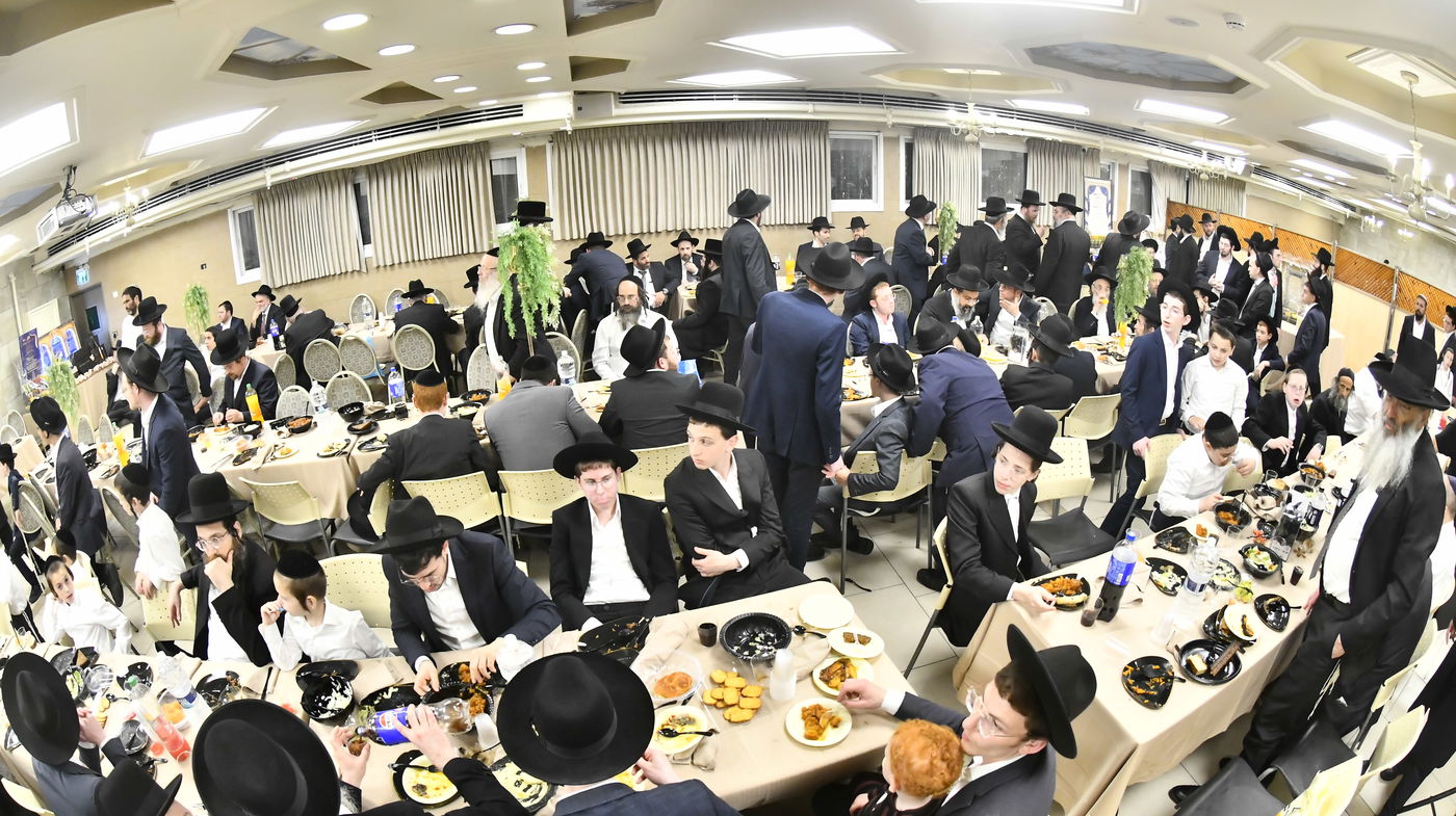 שמחת בר המצווה לבנו של גדליה סילמן, נכד הראב"ד הגר"י סילמן 