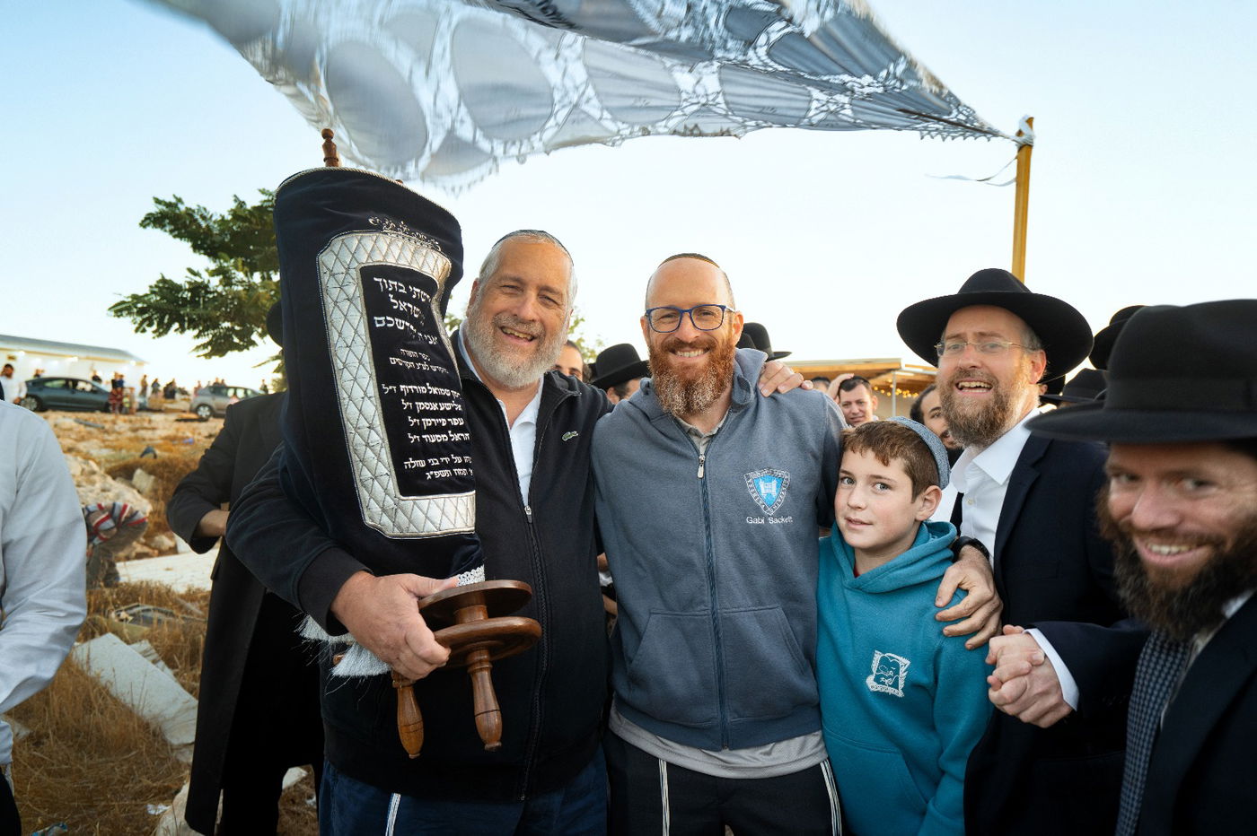 הכנסת ספר תורה במאחז מצפה לאה בבנימין