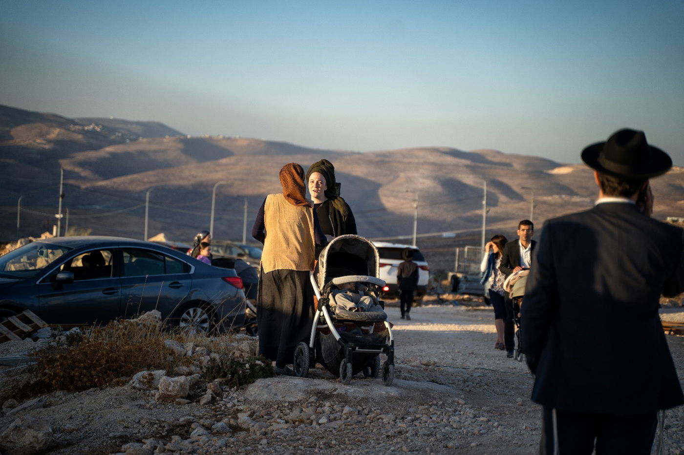 הכנסת ספר תורה במאחז מצפה לאה בבנימין