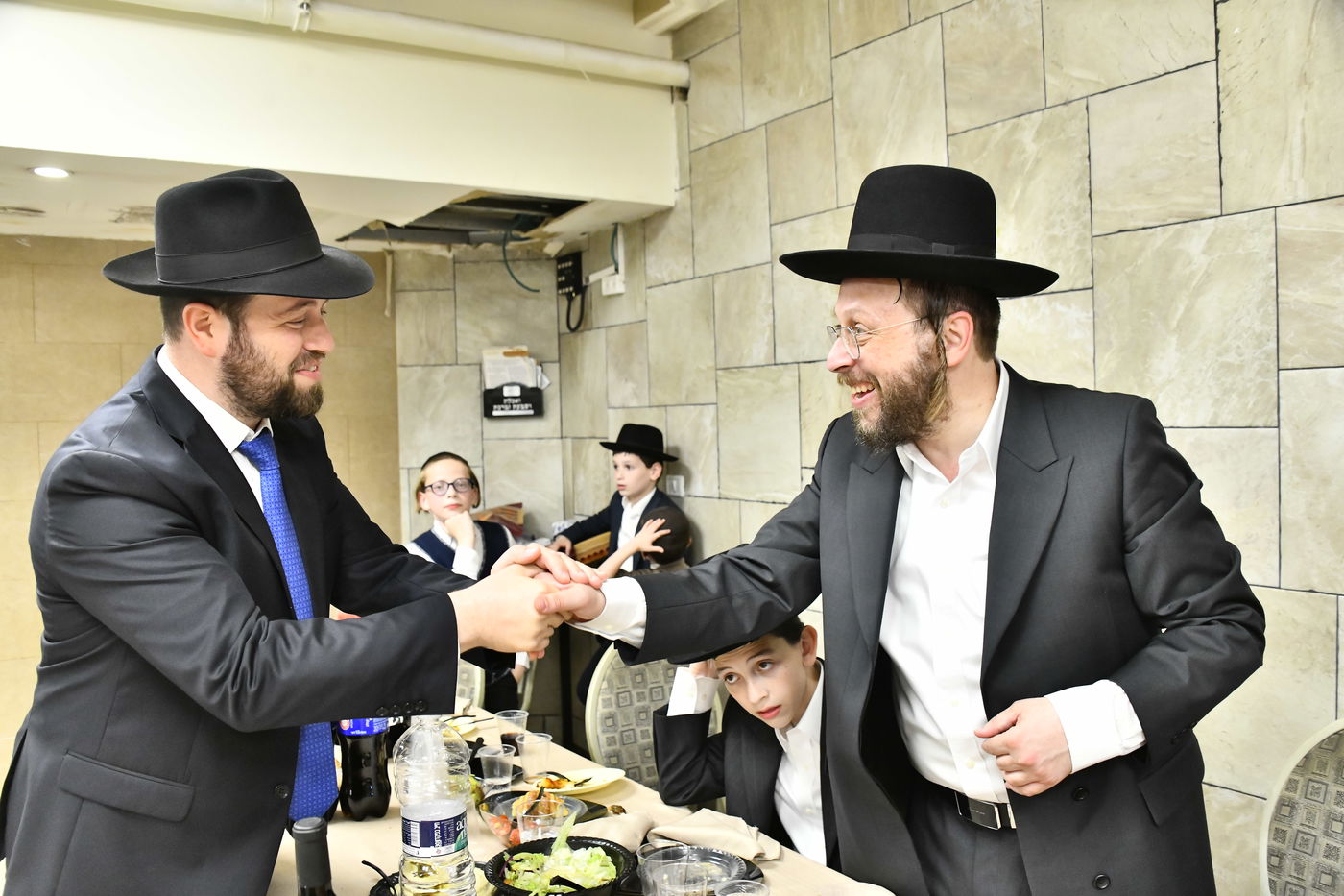 שמחת בר המצווה לבנו של גדליה סילמן, נכד הראב"ד הגר"י סילמן 