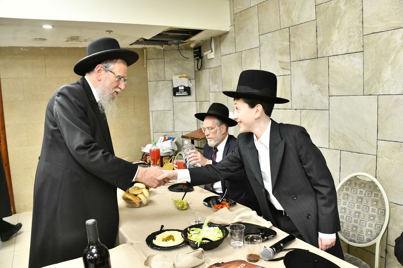 שמחת בר המצווה לבנו של גדליה סילמן, נכד הראב"ד הגר"י סילמן 