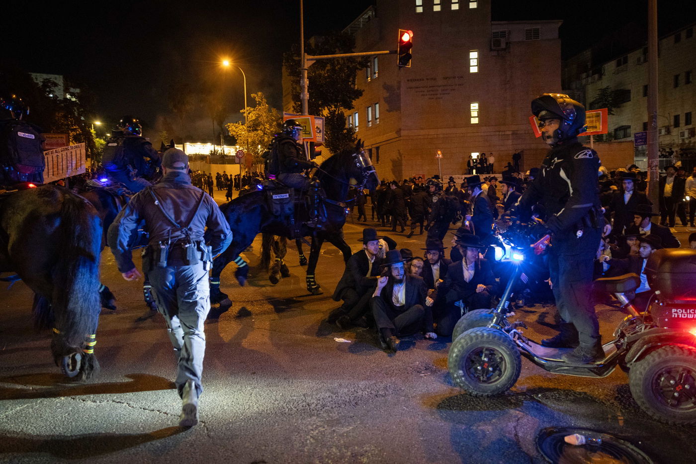 מחאה נגד גזירת הגיוס בראשות האדמו"ר ממשכנות הרועים