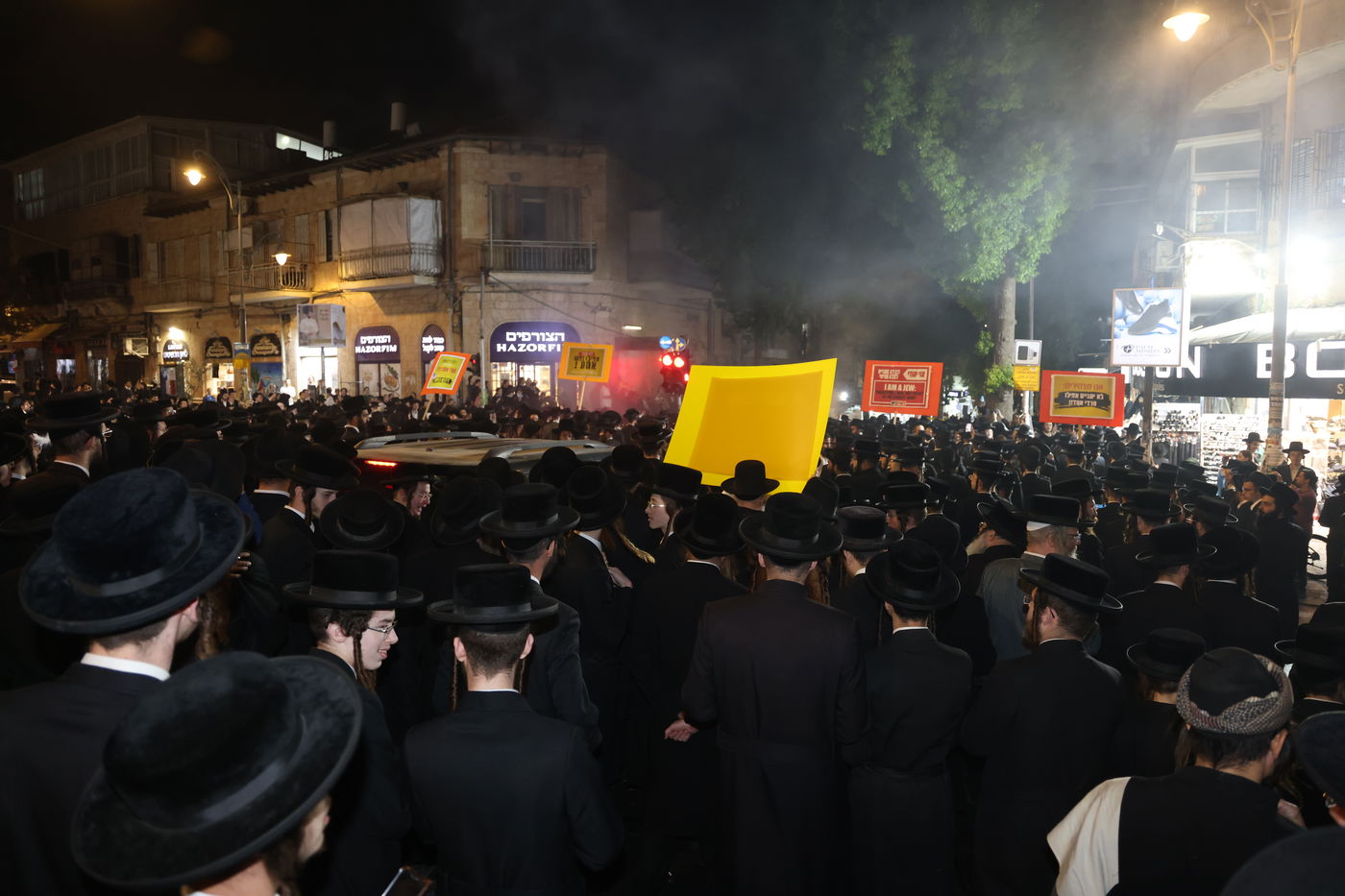 מחאה נגד גזירת הגיוס בראשות האדמו"ר ממשכנות הרועים