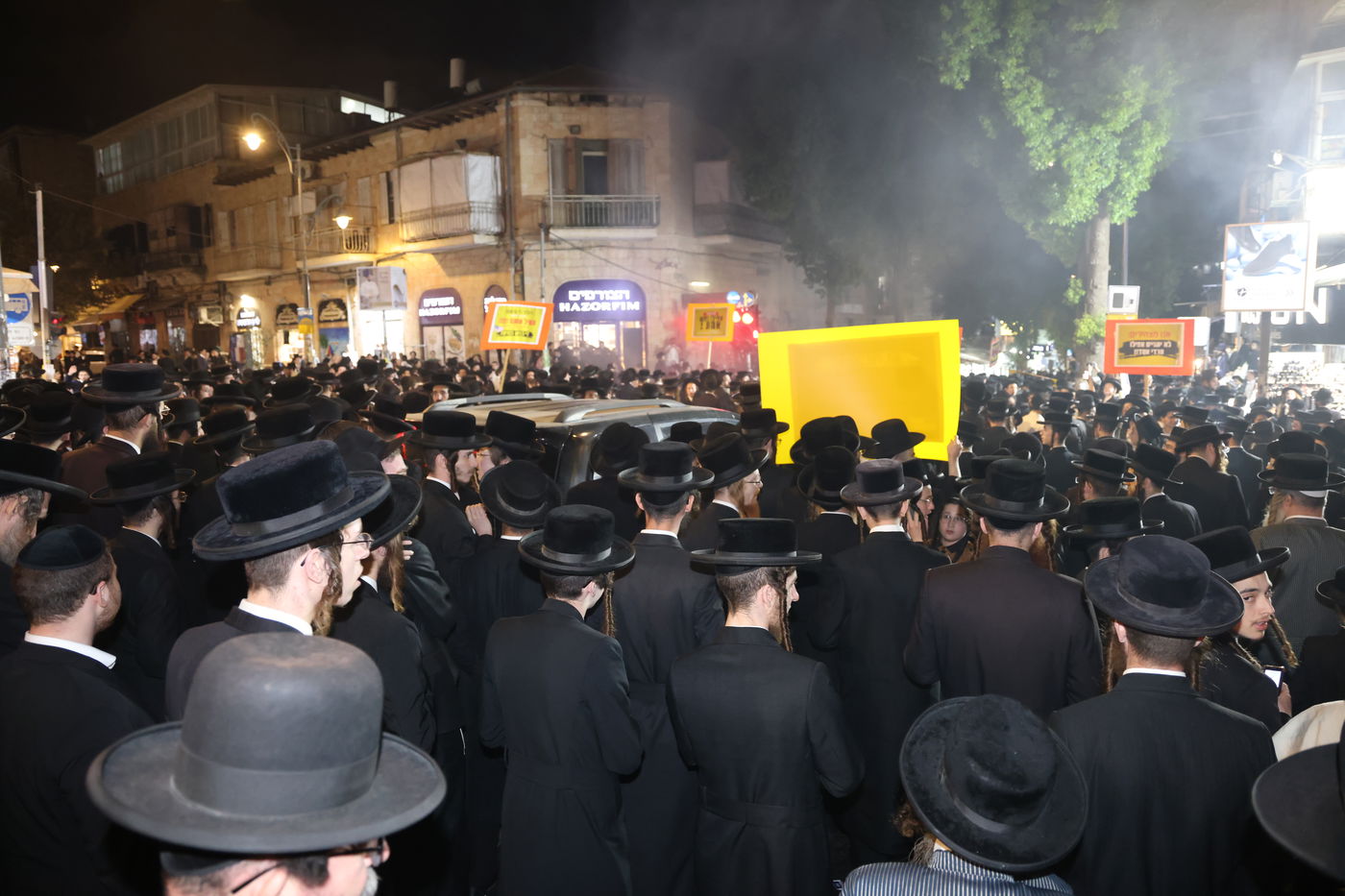 מחאה נגד גזירת הגיוס בראשות האדמו"ר ממשכנות הרועים