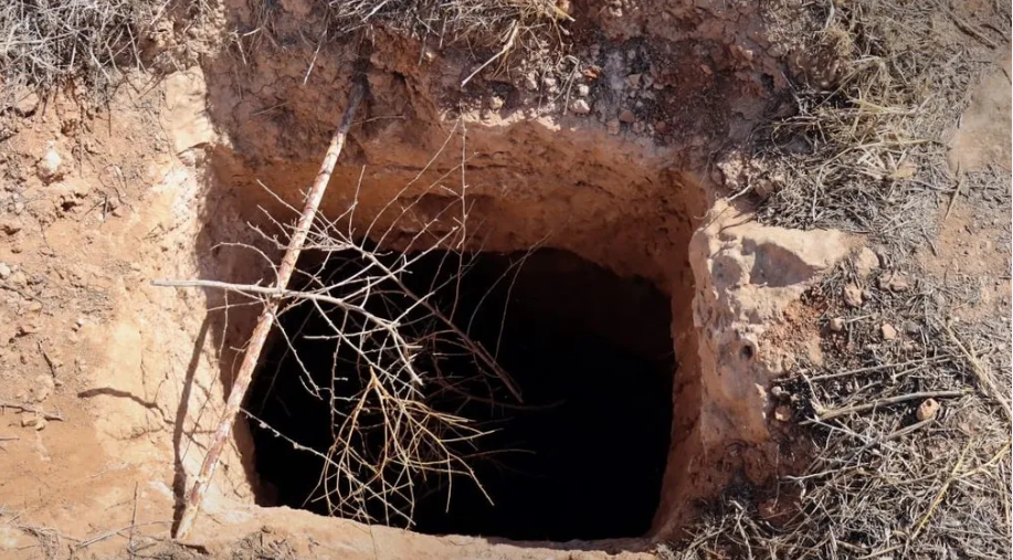 הכניסה לכלא התת קרקעי שנחשף