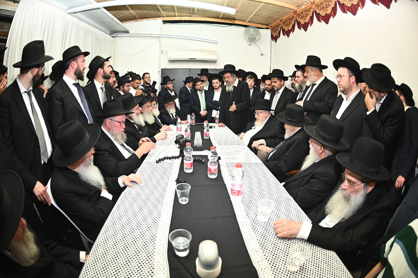 כינוס גדולי הדור בבני ברק