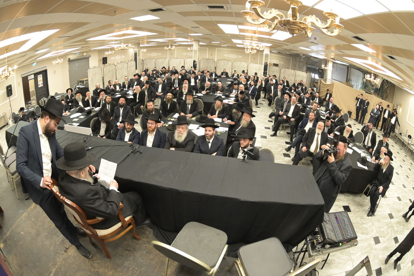ועידת חינוך בבני ברק בראשות גדולי ישראל