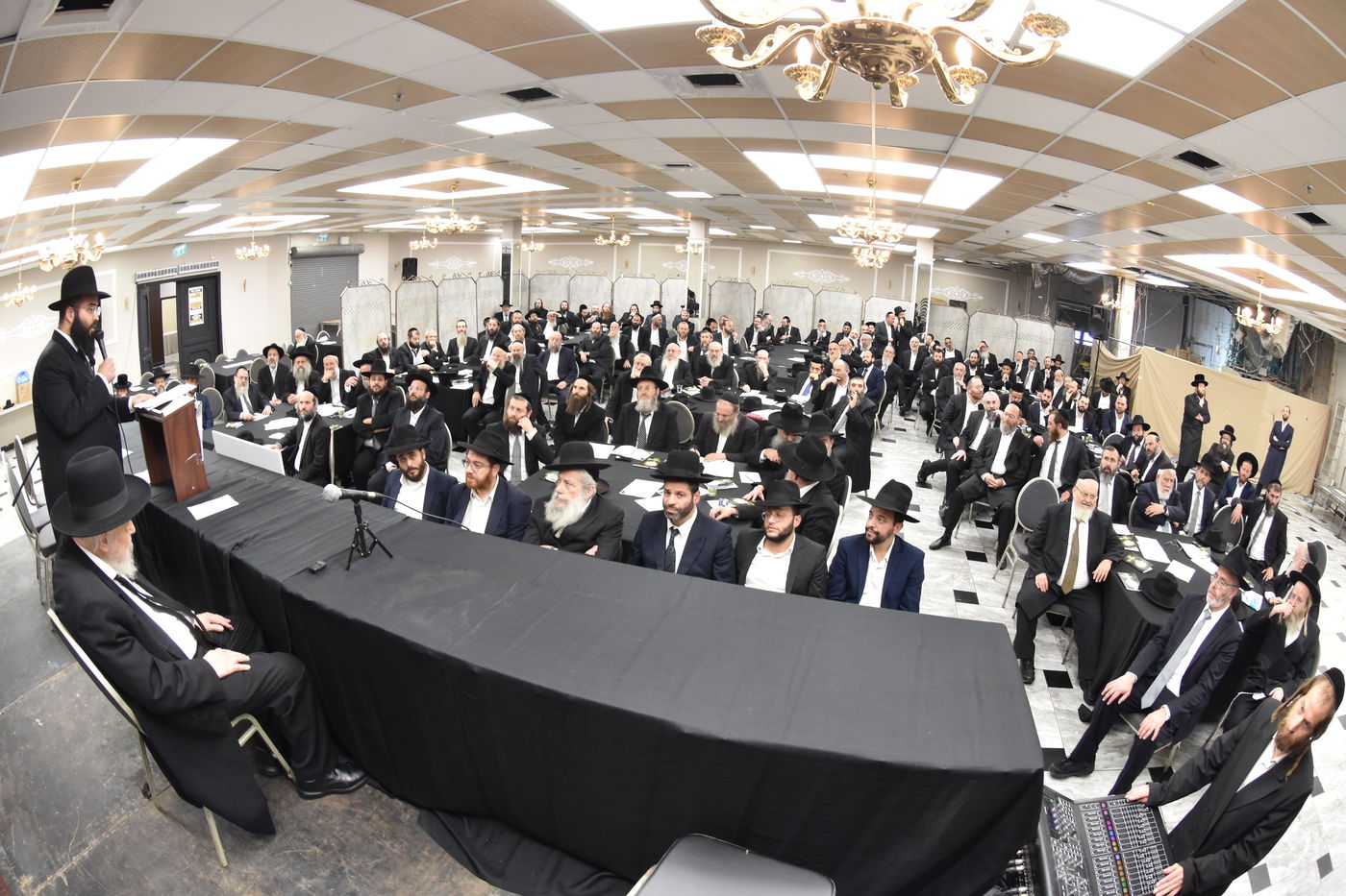 ועידת חינוך בבני ברק בראשות גדולי ישראל