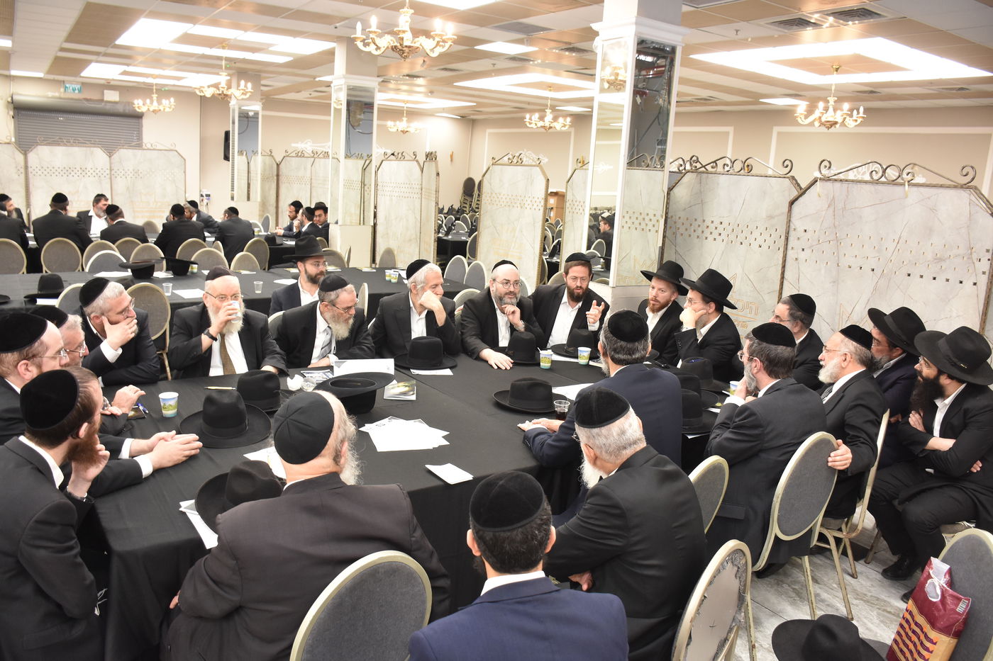 ועידת חינוך בבני ברק בראשות גדולי ישראל