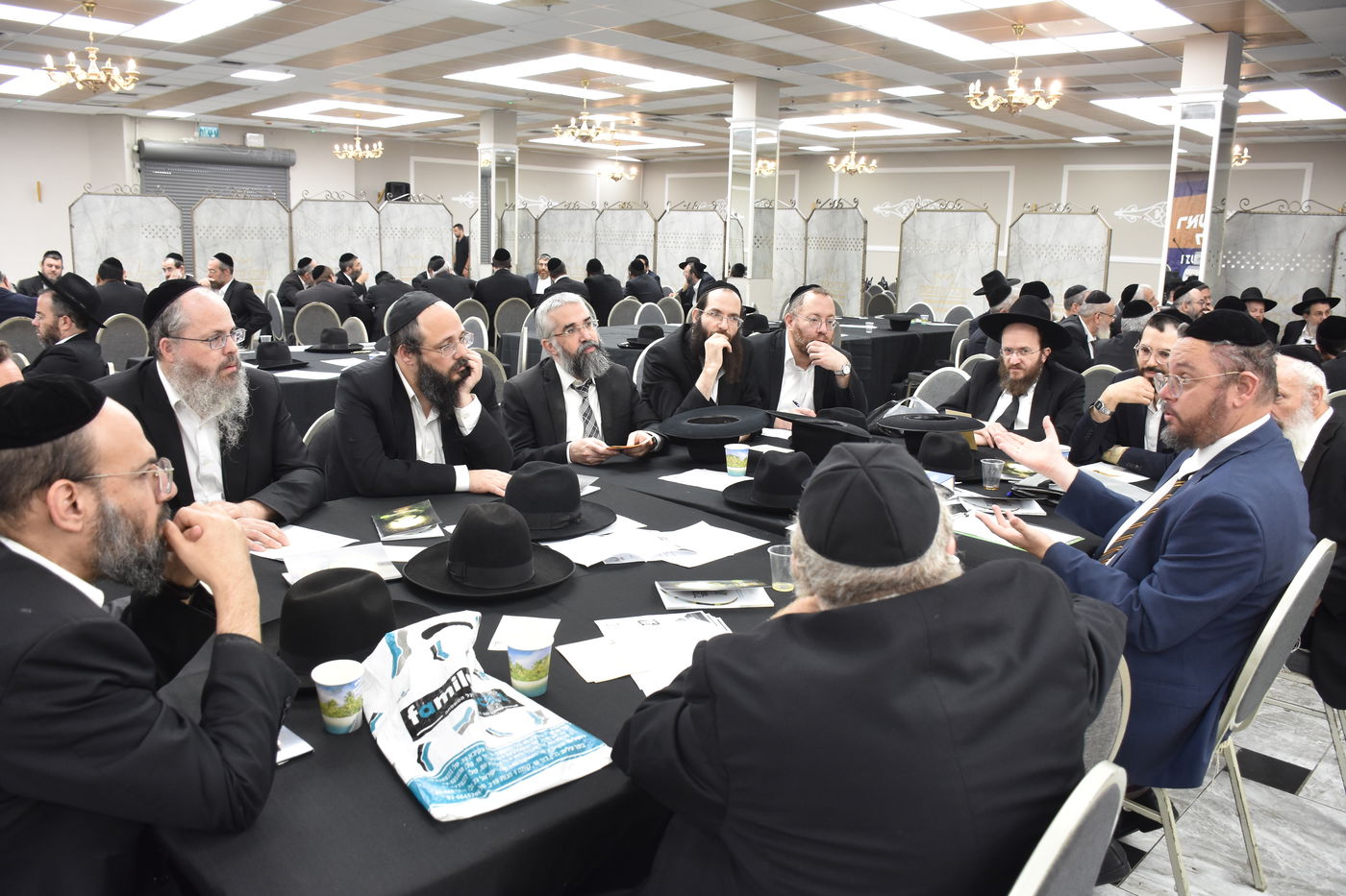 ועידת חינוך בבני ברק בראשות גדולי ישראל