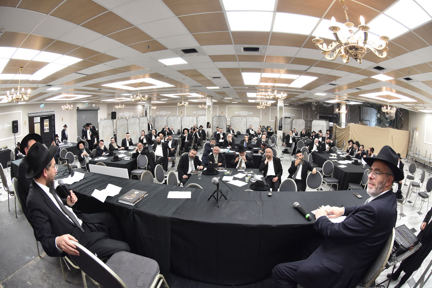 ועידת חינוך בבני ברק בראשות גדולי ישראל