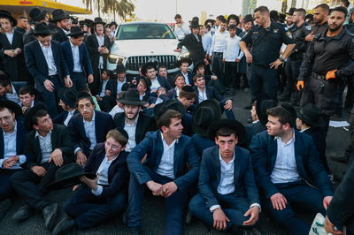 הפגנה נגד מעצר תלמידי ישיבה | ארכיון