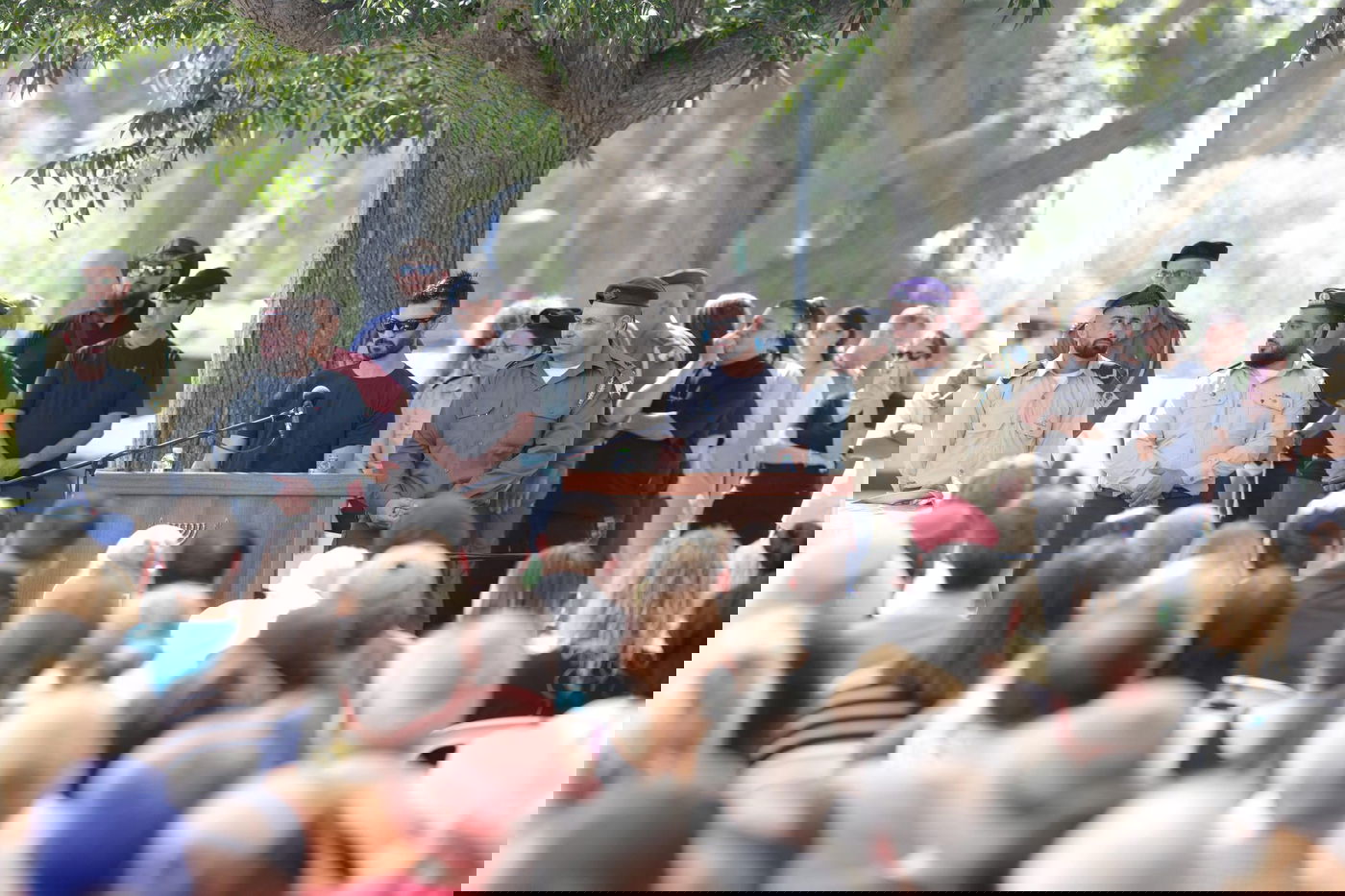 האח, ניר אדר