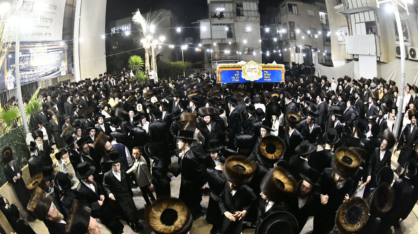 הכנסת ס"ת בנדבורנה