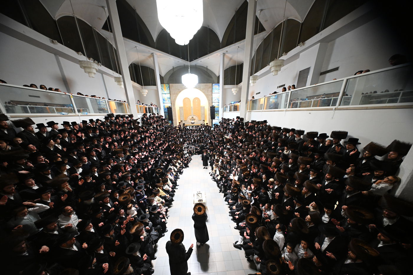 הכנסת ס"ת בנדבורנה