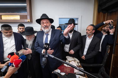 דרעי עם חברי המועצת | ארכיון