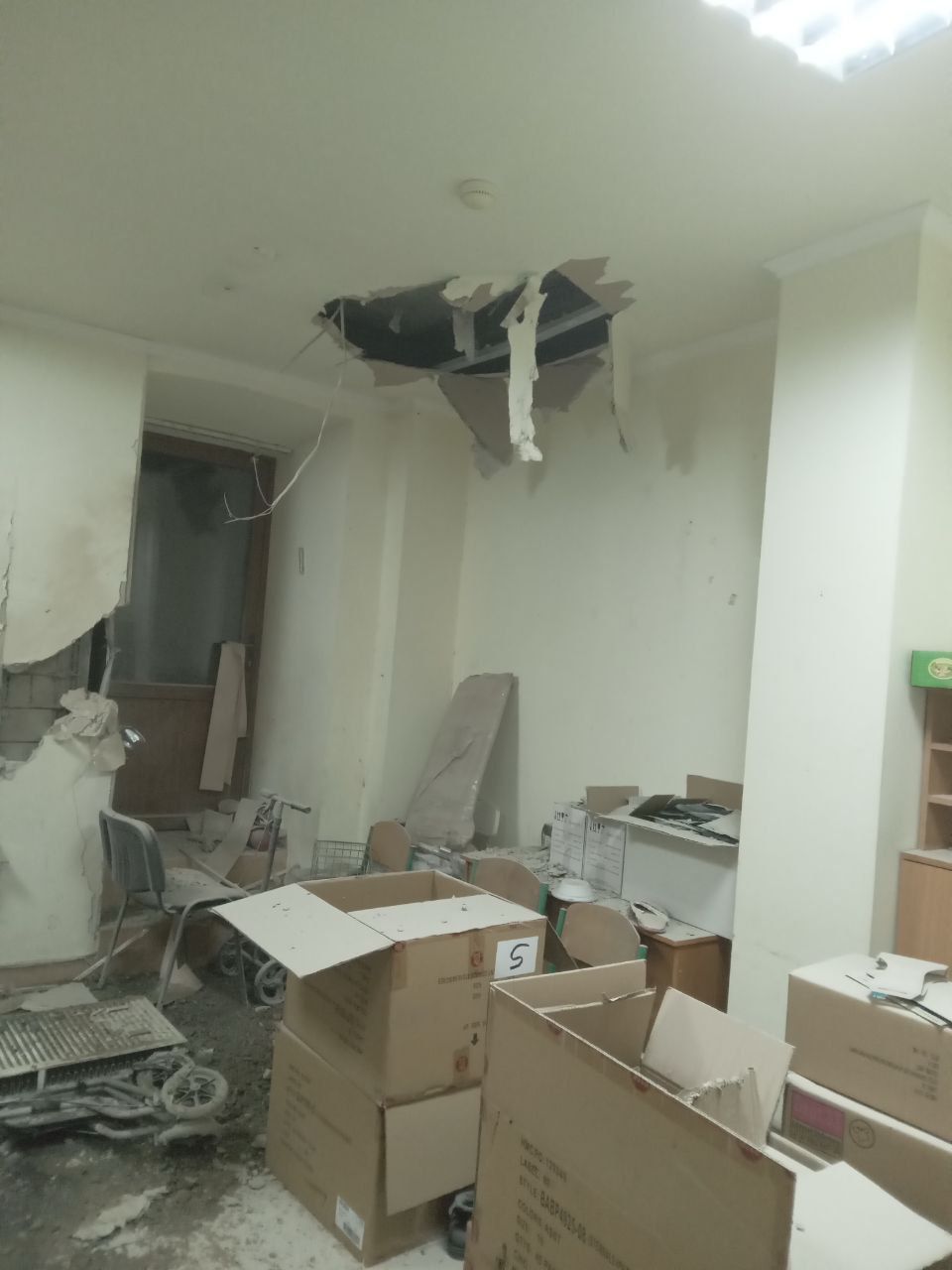 נס: הרב החרדי יצא מבית הכנסת דקות לפני שהטיל פגע ישירות במקום