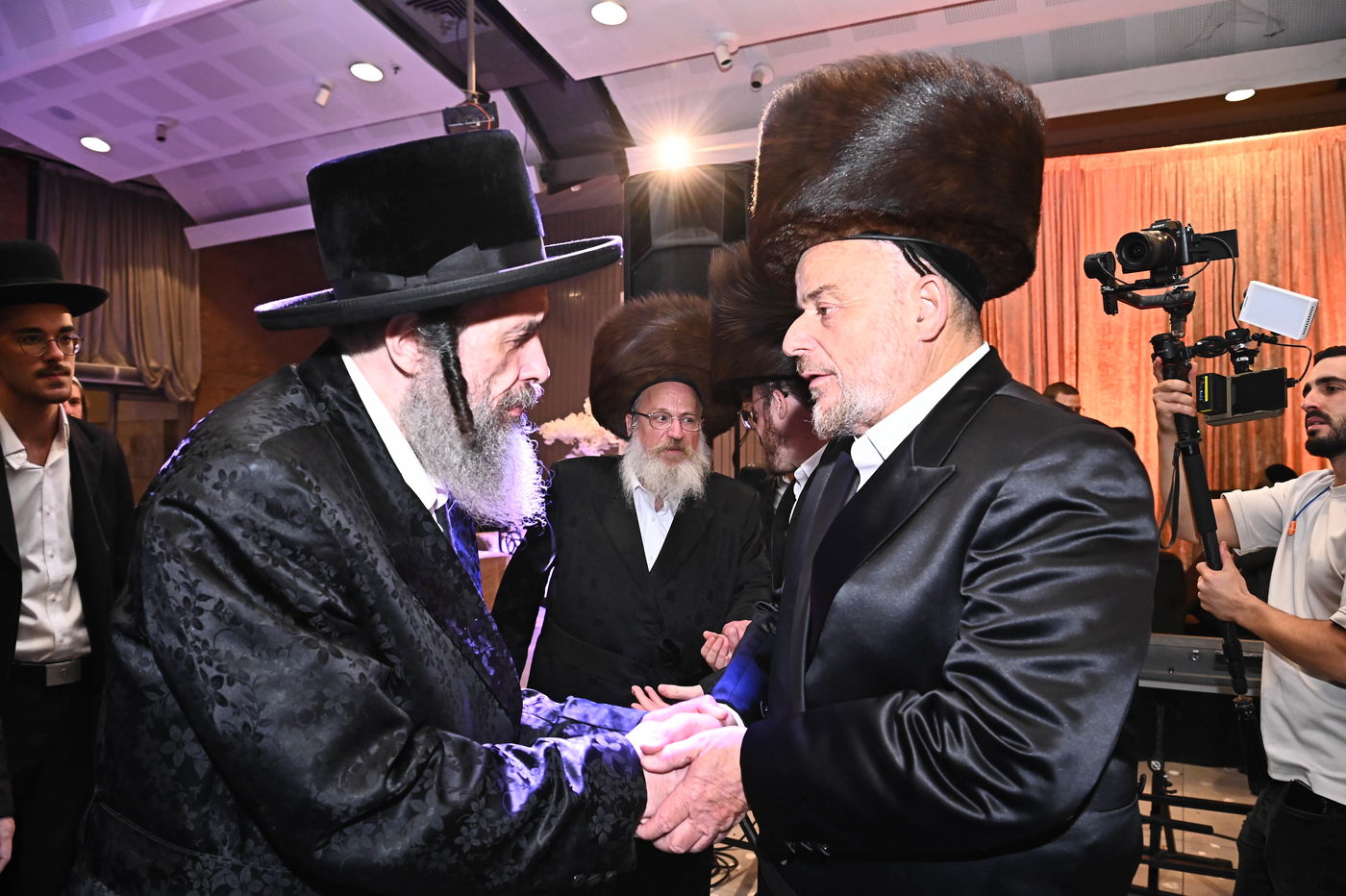 שמחת נישואי בת העסקן ר' ארי קורניצר