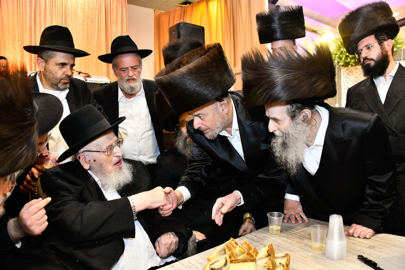 שמחת נישואי בת העסקן ר' ארי קורניצר