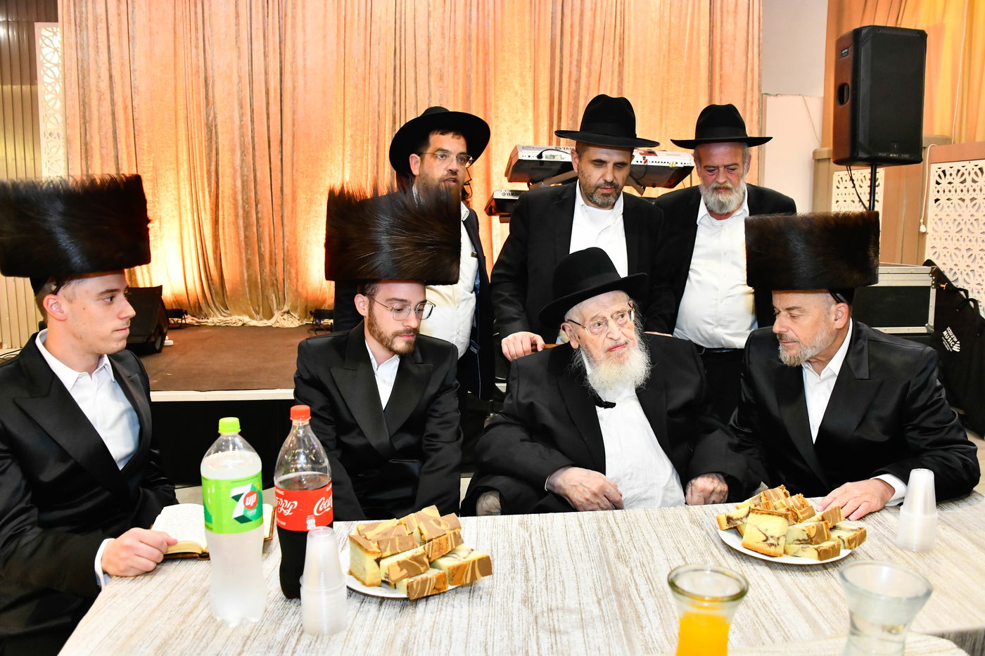 שמחת נישואי בת העסקן ר' ארי קורניצר