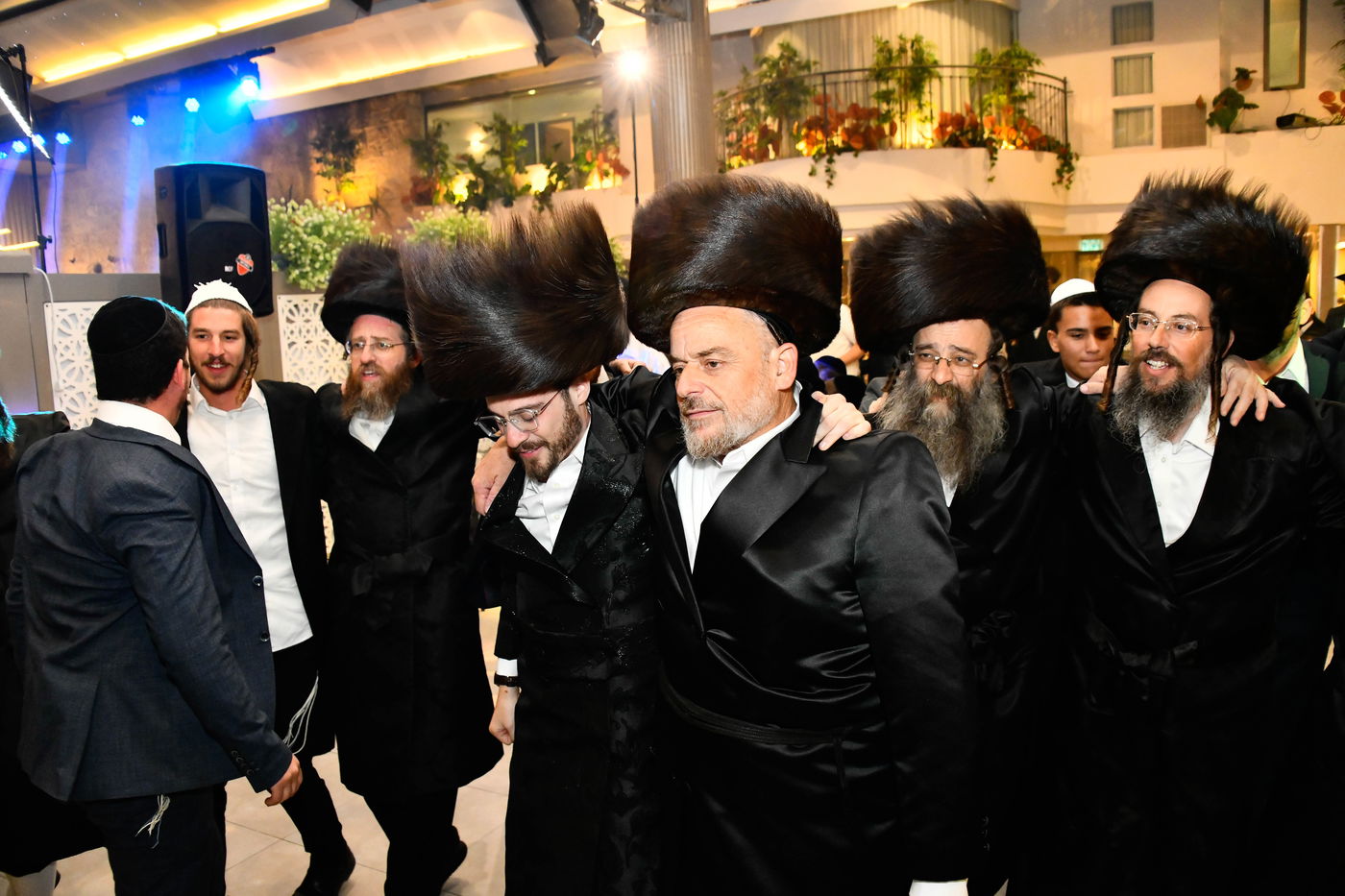 שמחת נישואי בת העסקן ר' ארי קורניצר