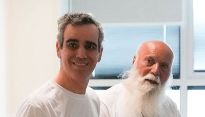 המחבל הצמיד לעמרי אקדח לראש, הוא לא התבלבל: "אני לא עושה"