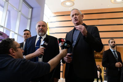 ליברמן וגנץ | ארכיון