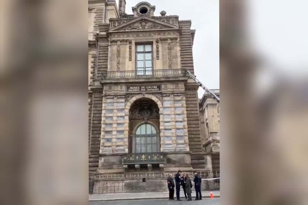 מוזיאון הלובר ביום השוד