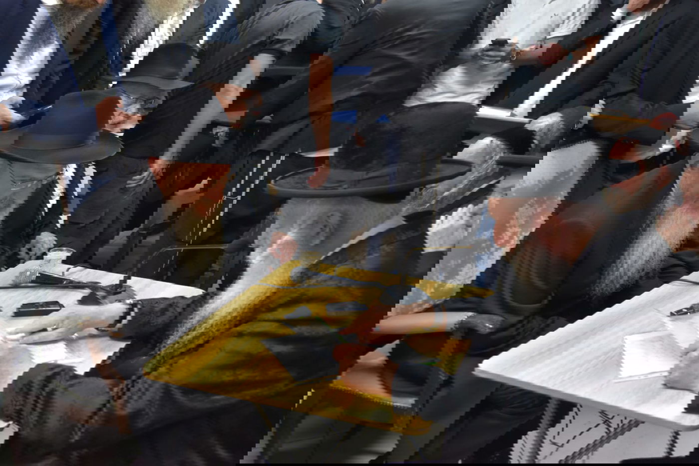 ניחום אבלים אצל הגרי"ד גרוסמן