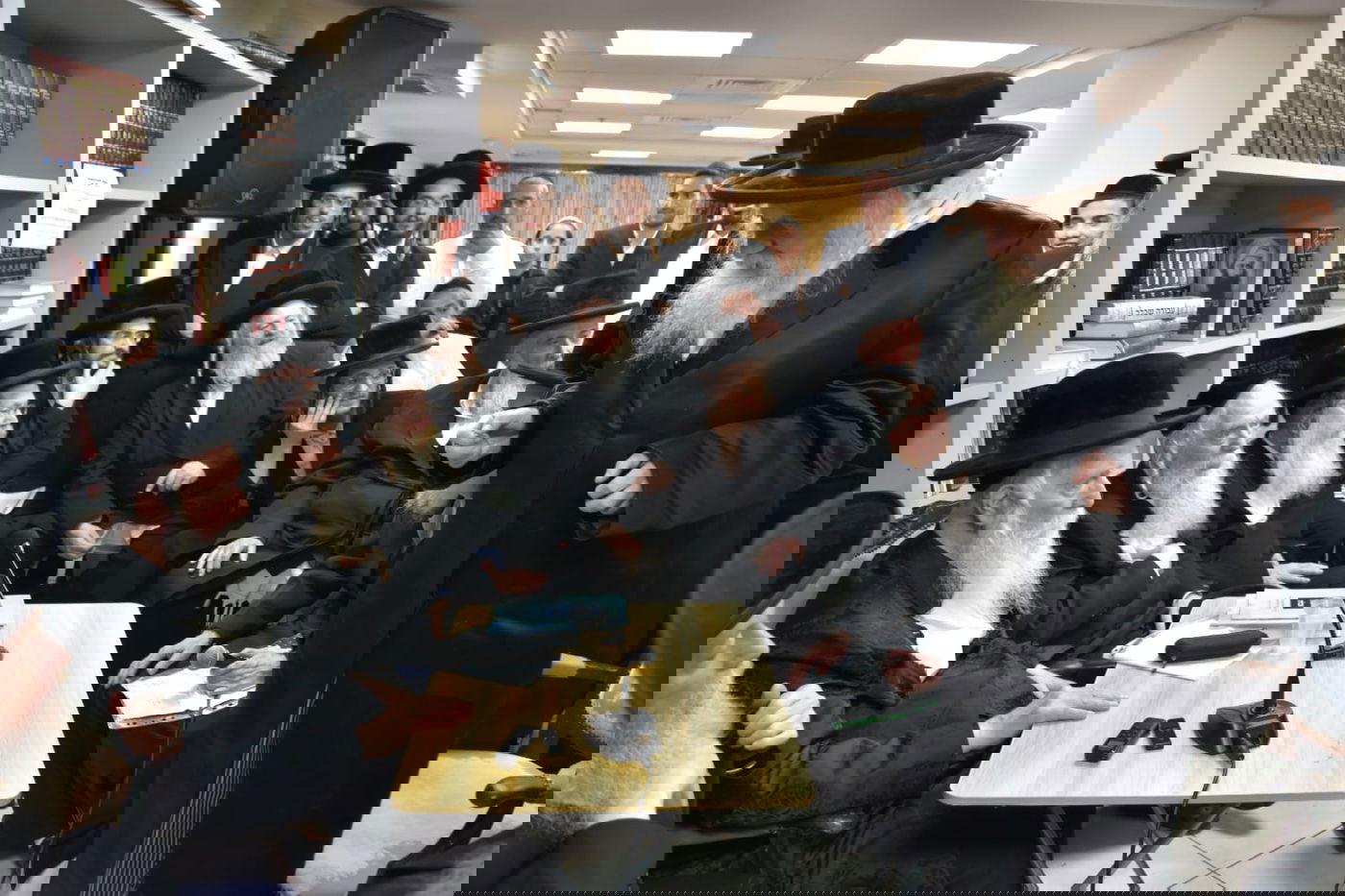 ניחום אבלים אצל הגרי"ד גרוסמן