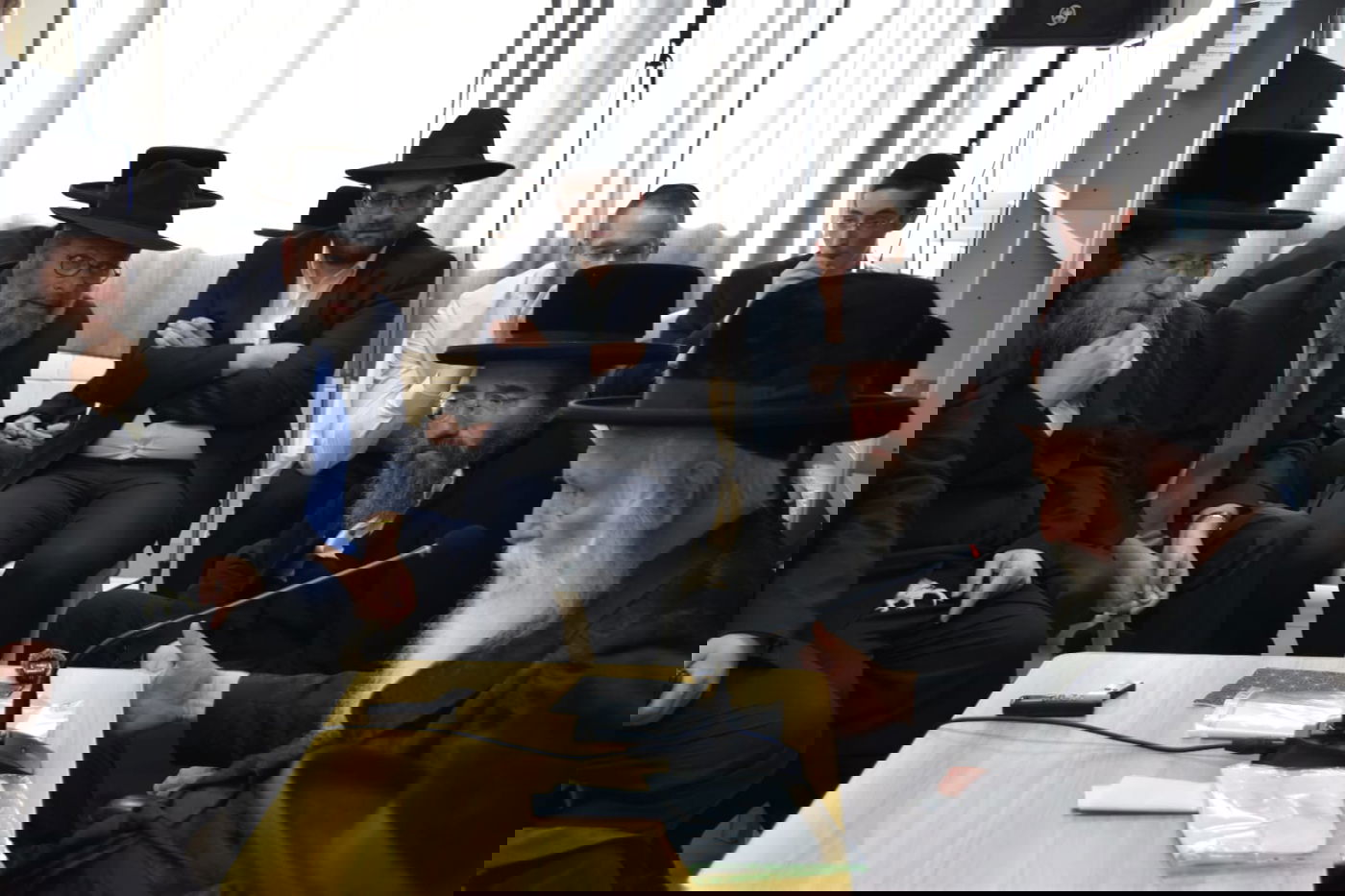 ניחום אבלים אצל הגרי"ד גרוסמן