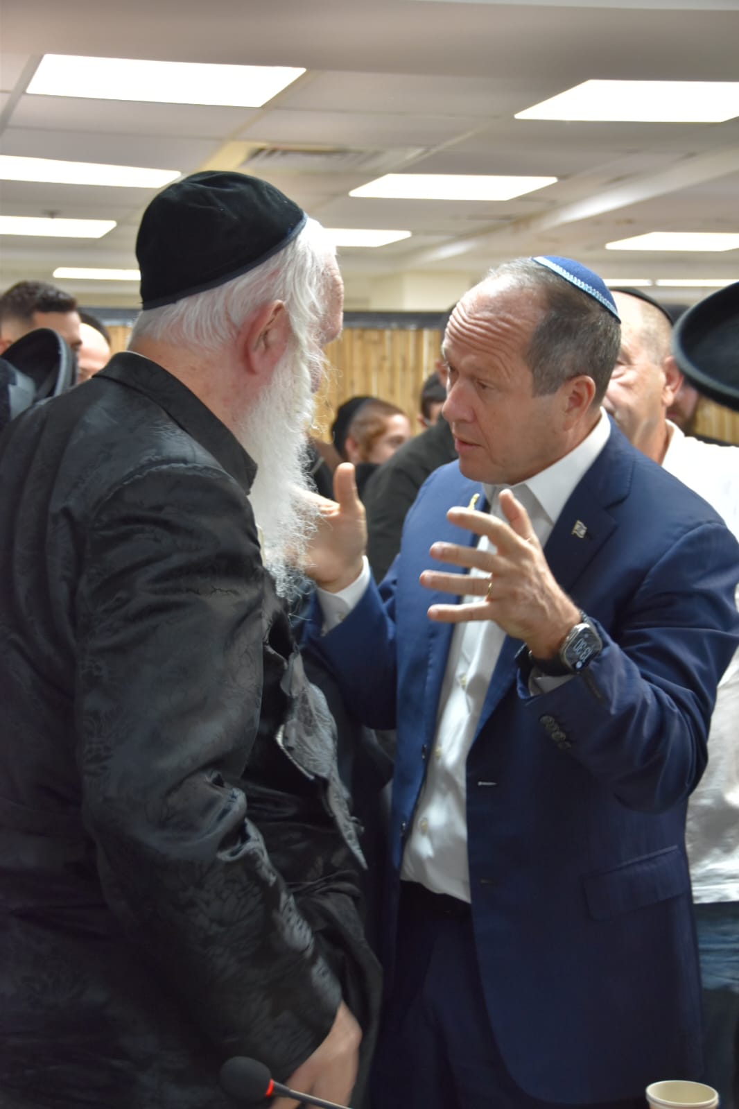 ניחום אבלים אצל הגרי"ד גרוסמן