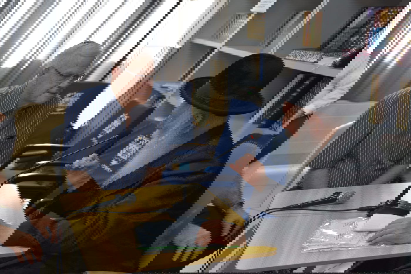 ניחום אבלים אצל הגרי"ד גרוסמן