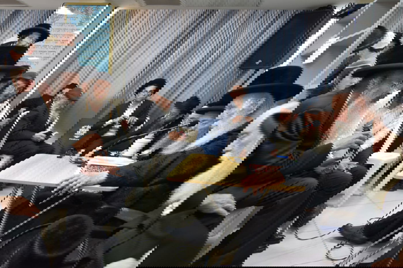 ניחום אבלים אצל הגרי"ד גרוסמן