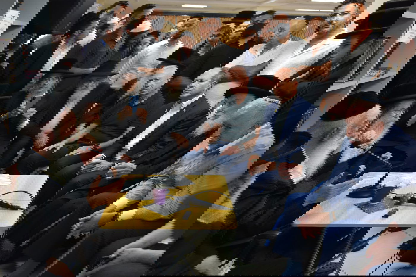 ניחום אבלים אצל הגרי"ד גרוסמן